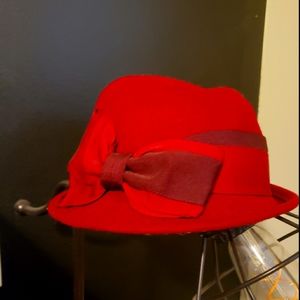 Boutique hat